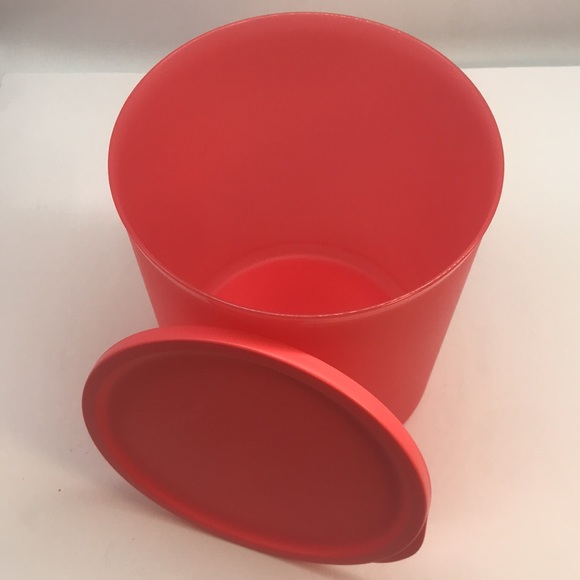 Tupperware Round Container Set of 4 Ideal for Refrigerator & microwave - Picture 5 of 12